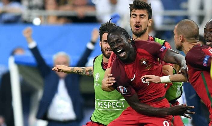 Fußball, EM Finale 2016 in Paris, Portugal - Frankreich 1:0 Eder (Portugal), jubelt nach seinem Tor zum 1:0, rechts Pepe (Portugal), hinten Rafa Silva (Portugal), und Andre Gomes (Portugal), Portugal--Frankreich Portugal-France Final Tournament, Finale, Finale, Endspiel UEFA EURO EM Europameisterschaft Fussball 2016 France, Frankreich, EM, Europameisterschaft Fussball, Fussball, Fußball, Nationalmannschaft, Nationalteam, Länderspiel, Laenderspiel, men, Männer, Maenner, soccer, result Saint-Denis, 10.7.2016