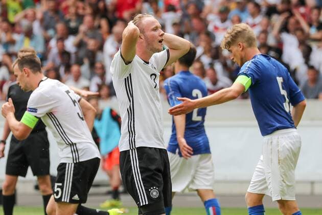 Cedric Teuchert (Deutschland, 9), enttäuscht schauend, Enttäuschung, Frustration, disappointed, pessimistisch, Fussball, UEFA U19 (U 19)-EM, Deutschland - Italien, xozx