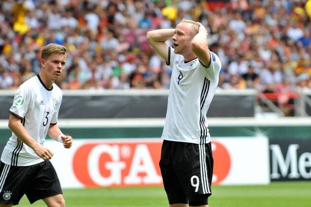 GER, UEFA U19 (U 19) EURO 2016, Vorrunde, Deutschland (GER) vs Italien (ITA) 11.07.2016, Mercedes Benz Arena, Stuttgart, GER, UEFA U19 (U 19) EURO 2016, First Round, Deutschland (GER) vs Italien (ITA), picture shows im Bild: Cedric Teuchert ( 9, Deutschland Germany (GER)) frustriert Foto © nordphoto Fabisch nordphotox xFabisch