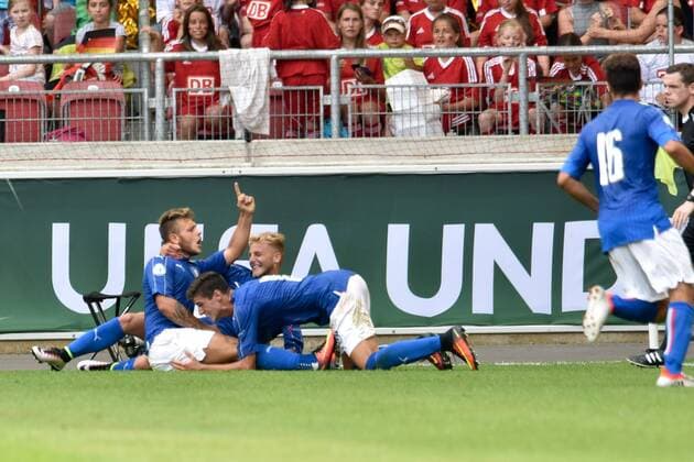 GER, UEFA U19 (U 19) EURO 2016, Vorrunde, Deutschland (GER) vs Italien (ITA) 11.07.2016, Mercedes Benz Arena, Stuttgart, GER, UEFA U19 (U 19) EURO 2016, First Round, Deutschland (GER) vs Italien (ITA), picture shows im Bild: Jubel ueber das 1:0 durch Federico Dimarco ( 3, Italien Italy (ITA) Foto © nordphoto Fabisch nordphotox xFabisch