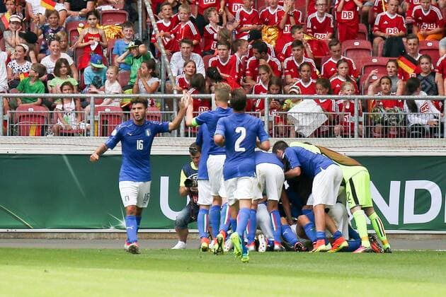 11.07.2016, xjfx, Fussball Europameisterschaft 2016 U19 (U 19), Deutschland - Italien, emspor v.l. Italienische Spieler jubeln jubelt,Torjubel, Goal celebration, celebrate the goal Stuttgart