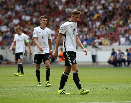 11.07.2016, Stuttgart, Fußball UEFA U19 (U 19)-EM ENDRUNDE - GRUPPENPHASE: Deutschland vs. Italien: v.l. Gino Fechner (Deutschland),Phil Neumann (Deutschland) enttäuscht