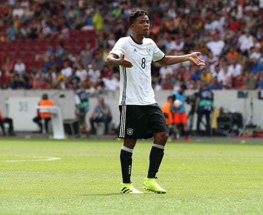 11.07.2016, Stuttgart, Fußball UEFA U19 (U 19)-EM ENDRUNDE - GRUPPENPHASE: Deutschland vs. Italien: Benjamin Henrichs (Deutschland) enttäuscht