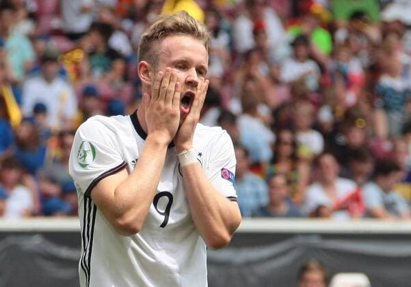 11.07.2016, Stuttgart, Fußball UEFA U19 (U 19)-EM ENDRUNDE - GRUPPENPHASE: Deutschland vs. Italien: Cedric Teuchert (GER) enttäuscht