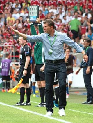 11.07.2016, Stuttgart, Fußball UEFA U19 (U 19)-EM ENDRUNDE - GRUPPENPHASE: Deutschland vs. Italien: GER Trainer Guido Streichsbier