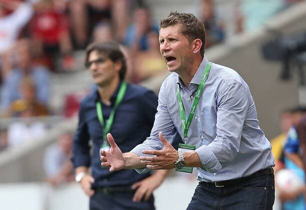11.07.2016, Stuttgart, Fußball UEFA U19 (U 19)-EM ENDRUNDE - GRUPPENPHASE: Deutschland vs. Italien: GER Trainer Guido Streichsbier