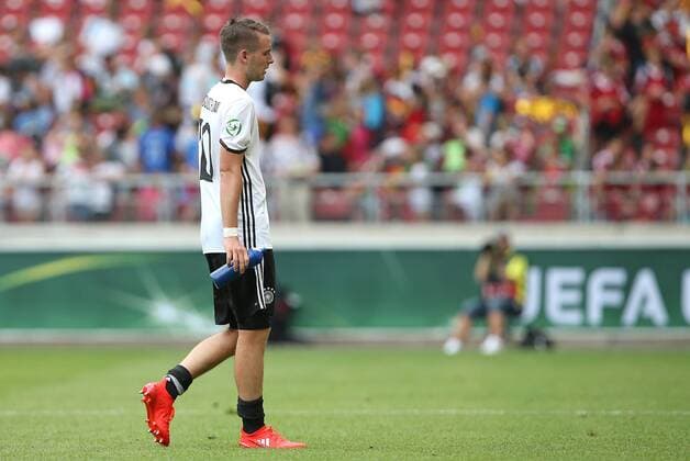 11.07.2016, Stuttgart, Fußball UEFA U19 (U 19)-EM ENDRUNDE - GRUPPENPHASE: Deutschland vs. Italien: Max Besuschkow (GER) enttäuscht
