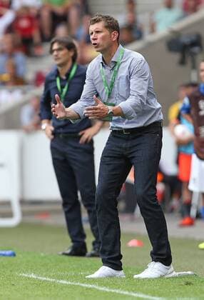 11.07.2016, Stuttgart, Fußball UEFA U19 (U 19)-EM ENDRUNDE - GRUPPENPHASE: Deutschland vs. Italien: Trainer Guido Streichsbier (GER)