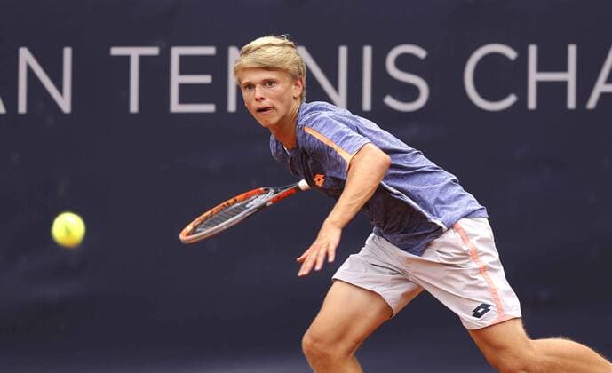 Foto : Marvin Moeller (GER) bekam eine Wildcard Tennis German Open in Hamburg Mon. 11.07.2016