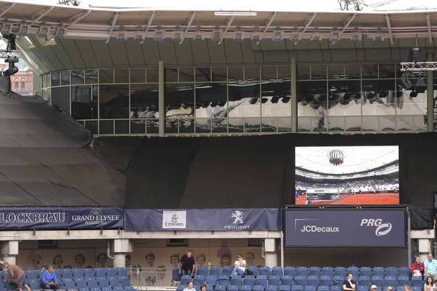 Foto : leere Tribünen auf dem Center Court , und ein abgehängter Oberrang Tennis German Open in Hamburg Mon. 11.07.2016