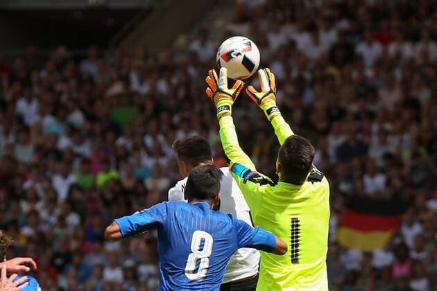 11.07.2016, xjfx, Fussball Europameisterschaft 2016 U19 (U 19), Deutschland - Italien, emspor v.l. Benjamin Henrichs (Deutschland),Maximilian Mittelstaedt (Deutschland),Dominik Reimann (Deutschland), Aktion Stuttgart