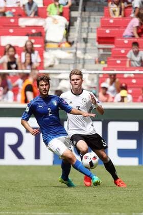 Davide Vitturini ( Italien ) Maximilian Mittelstaedt ( Deutschland ), Deutschland vs. Italien, U-19-Fussball-Europameisterschaft 2016 , Fussball, 11.07.2016, Stuttgart Copyright: Langerx xEibner-Pressefoto EP_HLR