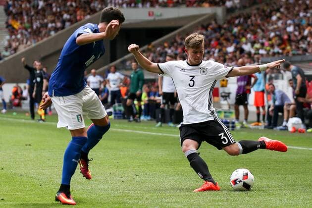 11.07.2016, xjfx, Fussball Europameisterschaft 2016 U19 (U 19), Deutschland - Italien, emspor v.l. Paolo Ghiglione (Italien),Maximilian Mittelstaedt (Deutschland), Zweikampf, Action, Aktion, Battles for the Ball Stuttgart