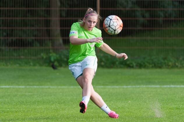 Cindy König (Konig, Koenig, SV Werder Bremen) Freisteller, Einzelbild, Aktion, Fussball, Frauen, Training SV Werder Bremen, xobx