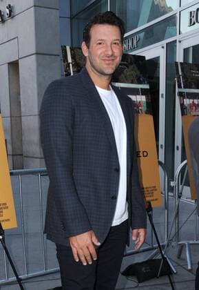 Tony Romo bei der Undrafted Premiere in Hollywood July 11, 2016 - Hollywood, CA, United States - 11 July 2016 - Hollywood, California. Tony Romo. Arrivals for the Los Angeles premiere of Vertical Entertainment s Undrafted held at Arclight Hollywood. Photo Credit: Undrafted Los Angeles Premiere - ZUMAa123