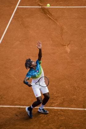 160712 Elias Ymer, Sverige under tennismatchen under dag 3 Swedish Open 12 juli 2016 i Bastad.  Copyright: MathildaxAhlberg BB160712MA014