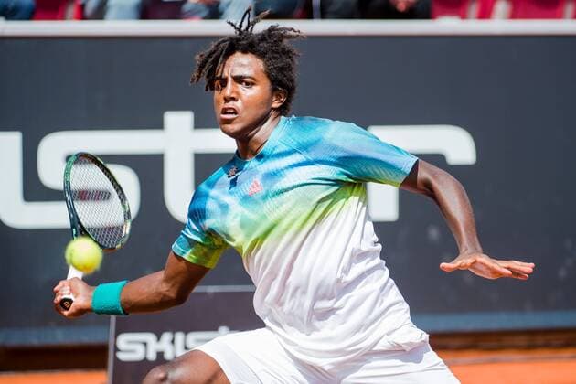 160712 Elias Ymer, Sverige under tennismatchen under dag 3 Swedish Open 12 juli 2016 i Bastad.  Copyright: MathildaxAhlberg BB160712MA017