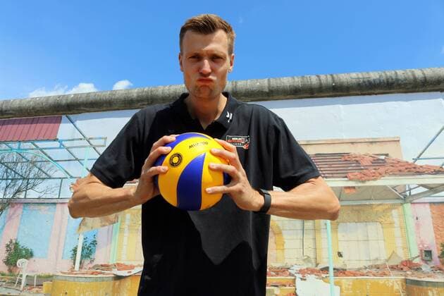 Volleyball, SuperCup Pressetermin in Berlin 12.7.2016: Berlin: Mauer: Robert Kromm (BR Volleys)