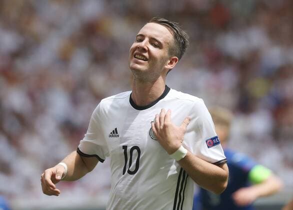 UEFA UNDER19 CHAMPIONSHIP Germany 2016 11.07.2016 Deutschland Fußball European Under 19 Championship Stuttgart Mercedes-Benz-Arena Deutschland-Italien 0:1 Max Besuschkow Nr.10 ( GER).