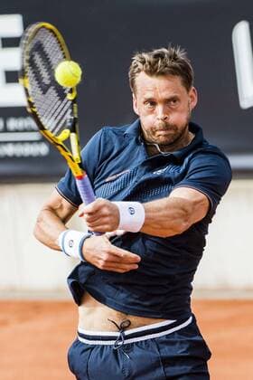 160712 Johan Brunström, Sverige under tennismatchen under dag 3 Swedish Open 12 juli 2016 i Bastad.  Copyright: MathildaxAhlberg BB160712MA027