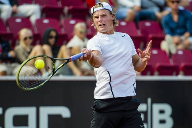 160712 Fred Simonsson, Sverige under tennismatchen under dag 3 Swedish Open 12 juli 2016 i Bastad.  Copyright: MathildaxAhlberg BB160712MA041
