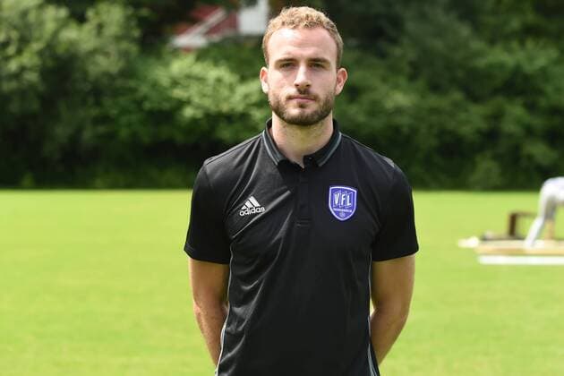 Fußball 3. Liga, Porträttermin 2016 2017 VfL Osnabrück am 12.07.2016 in der Sportpark Illoshöhe in Osnabrück Teammanager Julius Ohnesorge (Osnabrueck) mt