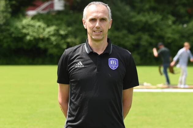 Fußball 3. Liga, Porträttermin 2016 2017 VfL Osnabrück am 12.07.2016 in der Sportpark Illoshöhe in Osnabrück Mannschaftsarzt Dr. Clemens Kruse (Osnabrueck) mt