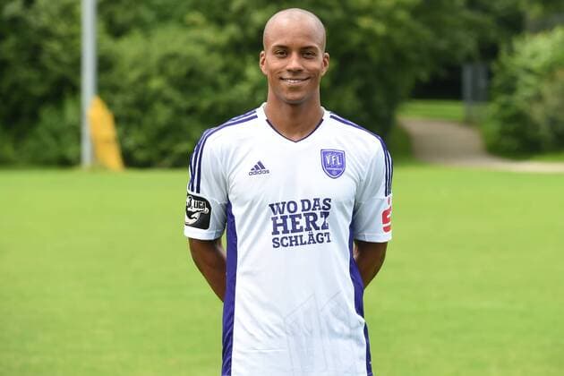 Fußball 3. Liga, Porträttermin 2016 2017 VfL Osnabrück am 12.07.2016 in der Sportpark Illoshöhe in Osnabrück David Pisot (Osnabrueck) mt