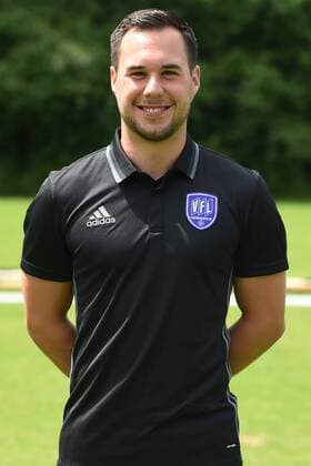 Fußball 3. Liga, Porträttermin 2016 2017 VfL Osnabrück am 12.07.2016 in der Sportpark Illoshöhe in Osnabrück Physiotherapeut Lennart Bartling (Osnabrueck) mt