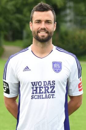 Fußball 3. Liga, Porträttermin 2016 2017 VfL Osnabrück am 12.07.2016 in der Sportpark Illoshöhe in Osnabrück Bastian Schulz (Osnabrueck) mt