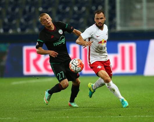 SOCCER - CL quali, RBS vs Liepaja SALZBURG,AUSTRIA,12.JUL.16 - SOCCER - UEFA Champions League, qualification, Red Bull Salzburg vs FK Liepaja. Image shows Romans Mickevics (Liepaja) and Andreas Ulmer (RBS). GEPAxpictures xFelixxRoittner