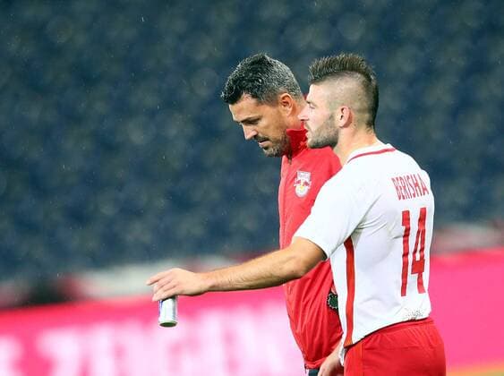 SOCCER - CL quali, RBS vs Liepaja SALZBURG,AUSTRIA,12.JUL.16 - SOCCER - UEFA Champions League, qualification, Red Bull Salzburg vs FK Liepaja. Image shows head coach Oscar Garcia and Valon Berisha (RBS). GEPAxpictures xFelixxRoittner