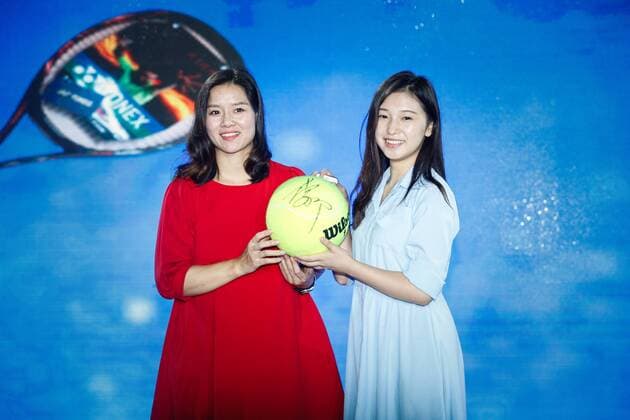 WUHAN, CHINA - JULY 13: Retired tennis player Li Na (L) attends the ticket release ceremony of the 2016 Dongfeng Motor Wuhan Open on July 13, 2016 in Wuhan, Hubei Province of China.  CFP488205878 