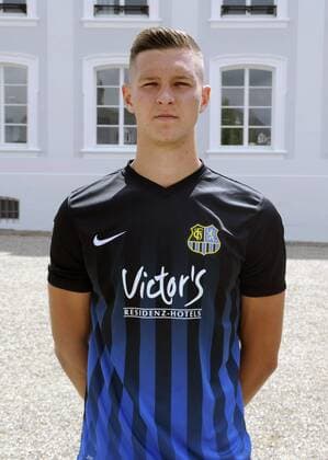 Mannschaftsshooting beim 1. FC Saarbrücken auf dem Schlossplatz in Saarbrücken am Mittwoch (13.07.2016). Im Bild: Ivan Sachanenko.