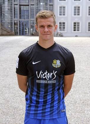 Mannschaftsshooting beim 1. FC Saarbrücken auf dem Schlossplatz in Saarbrücken am Mittwoch (13.07.2016). Im Bild: Manuel Zeitz.