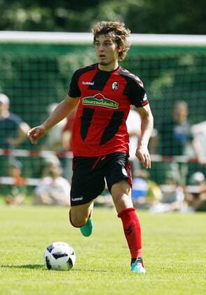SC March - SC Freiburg Caglar SOEYUENCUE (SÖYÜNCÜ), SCF am Ball, Freisteller, Einzelbild, Aktion hoch, Fußball 1. BL Saison 2016 2017, Vorbereitung, Testspiel
