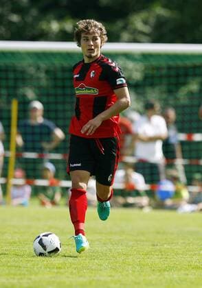 SC March - SC Freiburg Caglar SOEYUENCUE (SÖYÜNCÜ), SCF am Ball, Freisteller, Einzelbild, Aktion hoch, Fußball 1. BL Saison 2016 2017, Vorbereitung, Testspiel