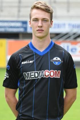 Fußball 3. Liga, Porträttermin 2016 2017 SC Paderborn 07 am 13.07.2016 in der Benteler-Arena in Paderborn Sebastian Schonlau (Paderborn) mt