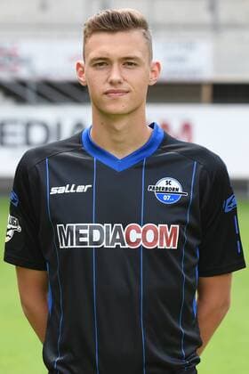 Fußball 3. Liga, Porträttermin 2016 2017 SC Paderborn 07 am 13.07.2016 in der Benteler-Arena in Paderborn Jan Steven Erisa (Paderborn) mt