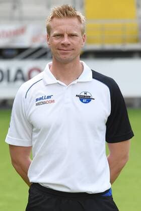 Fußball 3. Liga, Porträttermin 2016 2017 SC Paderborn 07 am 13.07.2016 in der Benteler-Arena in Paderborn Co-Trainer Markus Feldhoff (Paderborn) mt