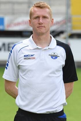 Fußball 3. Liga, Porträttermin 2016 2017 SC Paderborn 07 am 13.07.2016 in der Benteler-Arena in Paderborn Torwarttrainer Nico Burchert (Paderborn) mt