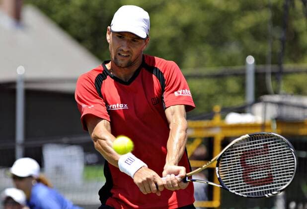 July 13, 2016: Marco Chiudinelli (SUI) hits a backhand in his round of 16 match vs. John-Patrick Smith (AUS) at the 2016 Hall of Fame Championships held at the Casino at Newport, R.I. This ATP Tennis Herren match was won by Chiudinelli 1-6,6-3,6-3. Tennis 2016: Hall of Fame Championships JUL, 16 - ZUMAc04_
