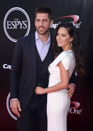 NFL American Football Herren USA quarterback Aaron Rodgers and actress Olivia Munn attend the ESPY Awards at Microsoft Theater in Los Angeles on July 13, 2016.  LAP2016071308 JIMxRUYMEN