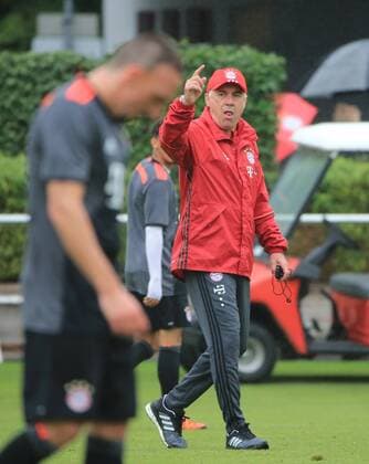 14.07.2016, 1.BL, FC Bayern Training, Säbenerstrasse Muenchen, Fussball, im Bild: Franck Ribery (FCB) und Trainer Carlo Ancelotti (FCB)