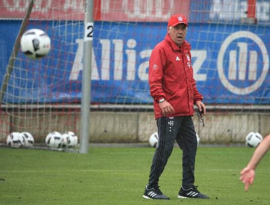 14.07.2016, 1.BL, FC Bayern Training, Säbenerstrasse Muenchen, Fussball, im Bild: Trainer Carlo Ancelotti (FCB)