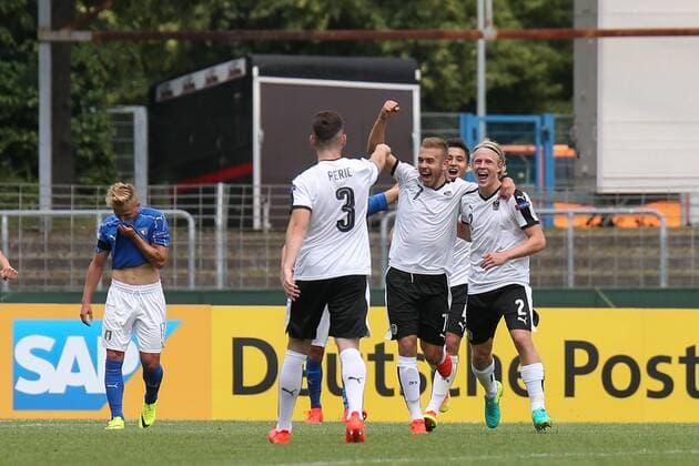 14.07.2016, xjfx, Fussball Europameisterschaft 2016 U19, Oesterreich - Italien, emspor v.l. Giuseppe Panico (Italien) ,enttaeuscht, enttaeuscht schauend, dissapointed,Stefan Peric (Oesterreich),Sandi Lovric (Oesterreich),Xaver Schlager (Oesterreich),Torjubel, Goal celebration, celebrate the goal Reutlingen