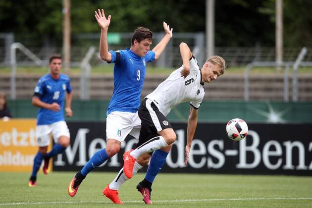 Andrea Favilli ( Italien ) Stefan Posch ( Oesterreich ), Italien vs Oesterreich, U-19-Fussball-Europameisterschaft 2016 , Fussball, 14.07.2016, Reutlingen Copyright: Langer Eibner-Pressefoto EP_HLR