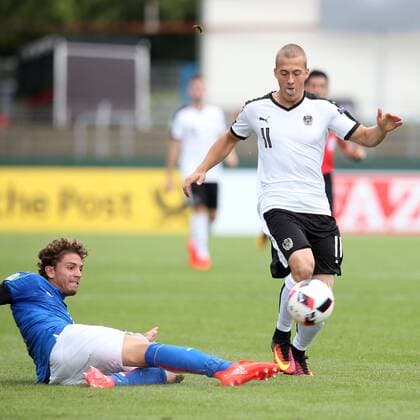 Manuel Locatelli ( Italien ) Simon Pirki ( Oesterreich ) , Italien vs Oesterreich, U-19-Fussball-Europameisterschaft 2016 , Fussball, 14.07.2016, Reutlingen Copyright: Langer Eibner-Pressefoto EP_HLR