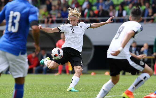 FUSSBALL EURO U 19 2016 in Reutlingen Italien -Oesterreich - Torschuetze zum 1-0 Xaver Schlager (Oesterreich) am Ball 