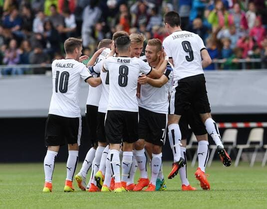 FUSSBALL EURO U 19 2016 in Reutlingen Italien -Oesterreich - Teamjubel Oesterreich nach dem Tor zum 1-0; Philipp Malicsek, Albin Gashi, Maximilian Woeber, Sandi Lovric und Arnel Jakupovic (v.li.) 